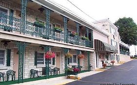 Simmons Motel And Suites